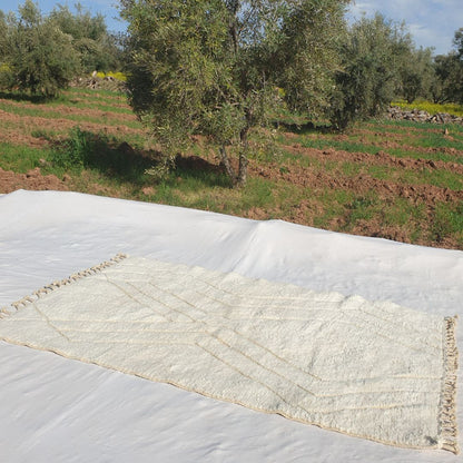 Talga | 5x8 Beni Ourain Moroccan Rug - Super Soft White Plush Shag with Beige Chevron Zigzag Wool Berber Carpet | 5'1"x8'2" ft | 157x251 cm - OunizZ