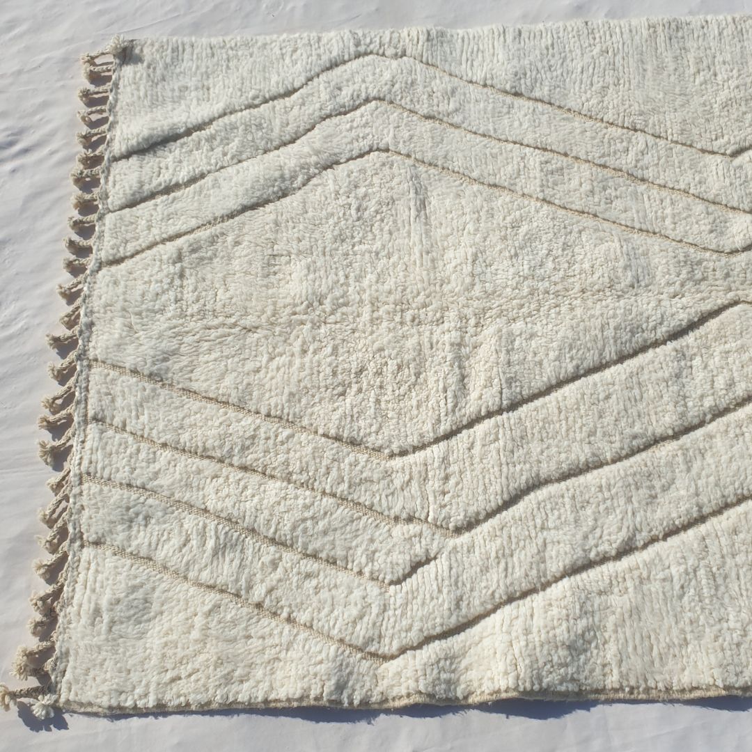 Talga | 5x8 Beni Ourain Moroccan Rug - Super Soft White Plush Shag with Beige Chevron Zigzag Wool Berber Carpet | 5'1"x8'2" ft | 157x251 cm - OunizZ