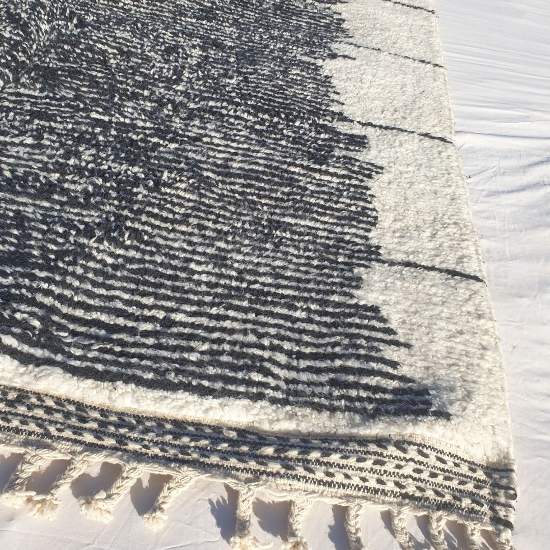 Tchara | Classic Black & White 6x10 Beni Ourain Rug - Plush Berber Wool Shag Carpet | 6'82x10'14 Ft | 208x309 cm - OunizZ
