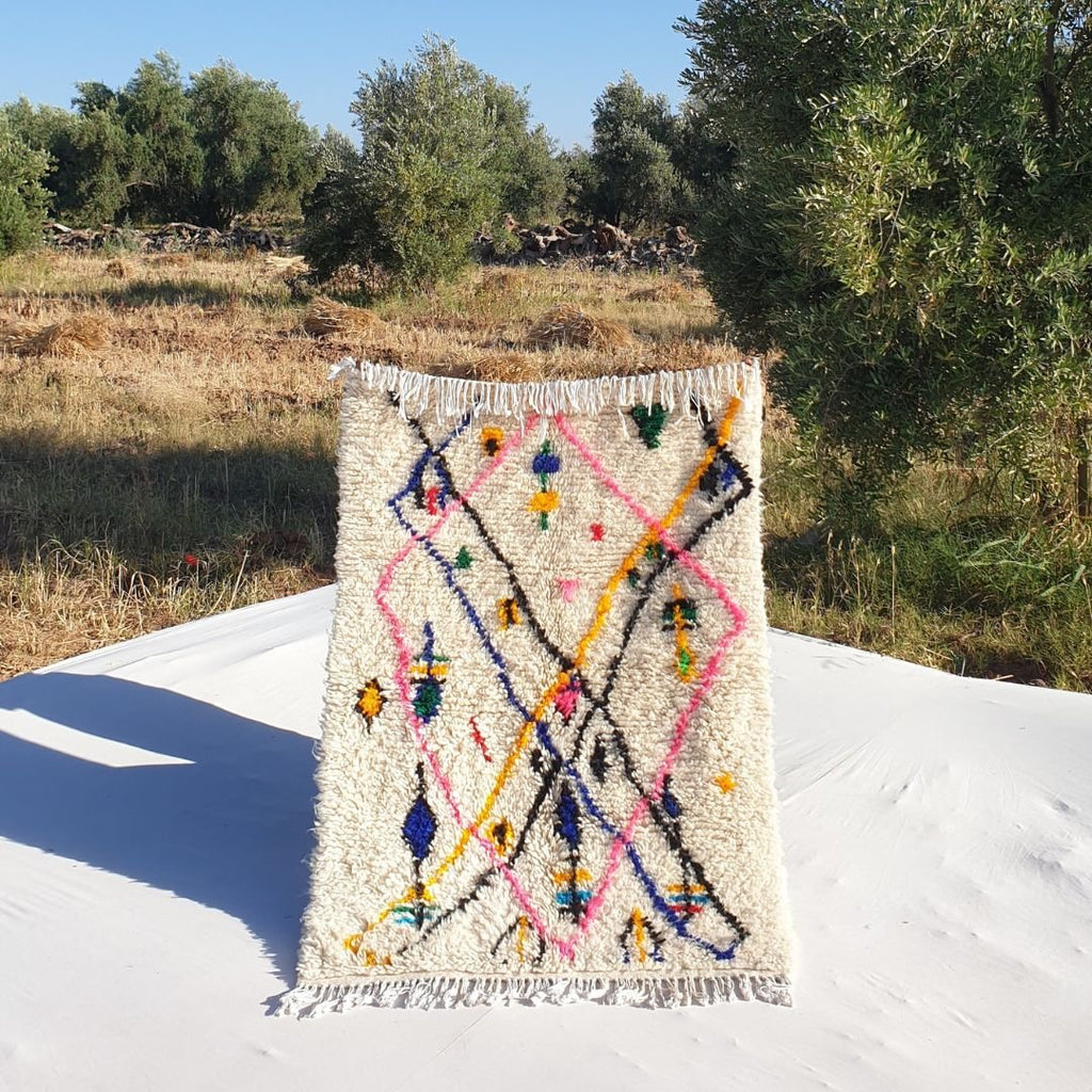 Tembka- White Moroccan Rug 3x4 Azilal | Authentic Handmade Berber Living room Rug | 97x137 cm | 3'20x4'50 ft - OunizZ