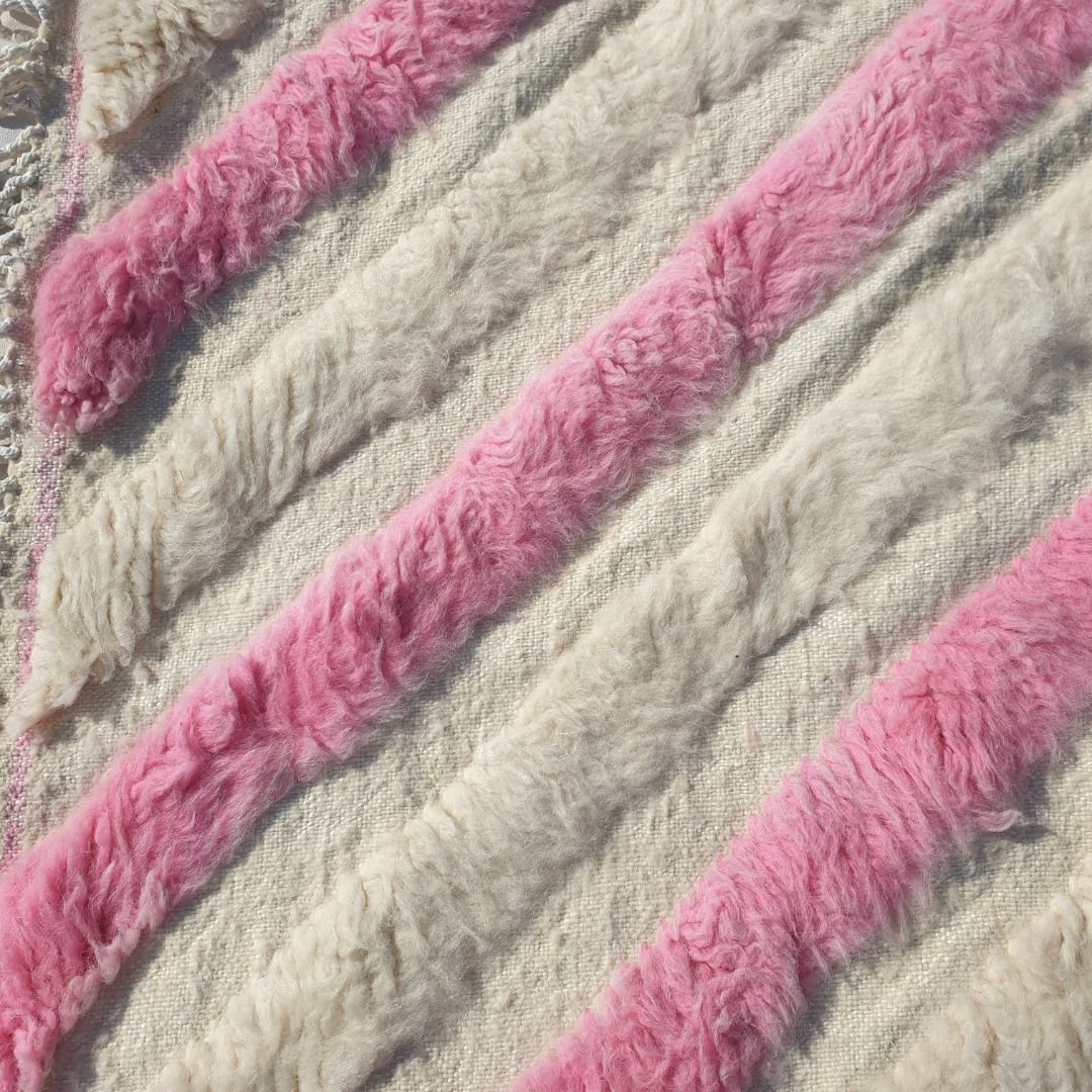 Tiwla | White & Pink Moroccan Rug 3x5 Beni Ourain Ultra Soft | 3'74x5'51 Ft | 114x168 cm - OunizZ