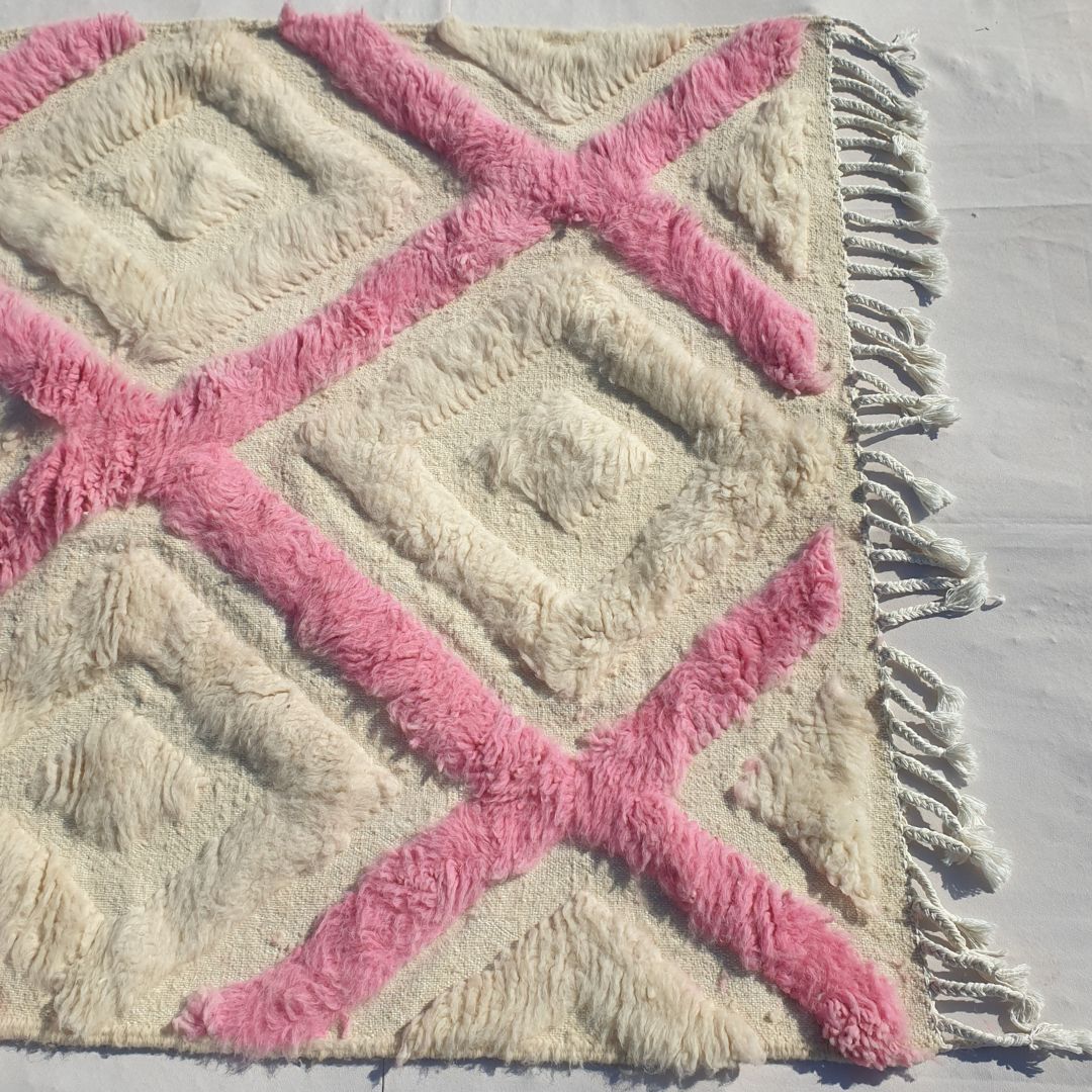 Pink and white Moroccan Rug, Soft Moroccan Rug, Beni Mguild Rug, Pink Rug, Handmade Rug, Rugs for bedroom, 2024 Tapis Marocain. teppich