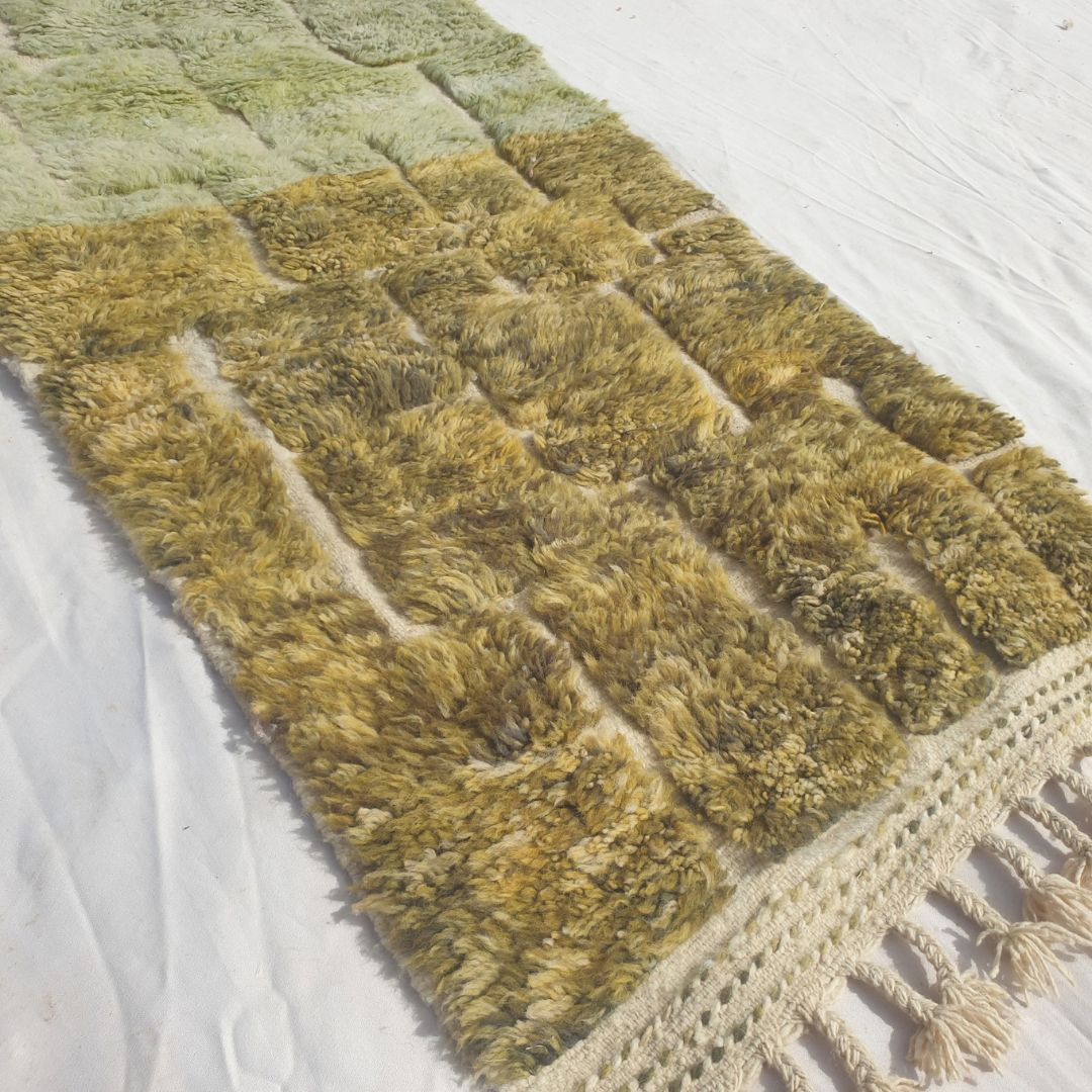 Tomania - Olive Green Beni Ourain Runner Rug with Brick Mosaic Pattern - Handwoven Berber Carpet | 2'9"x9' Ft | 84x275 cm - OunizZ