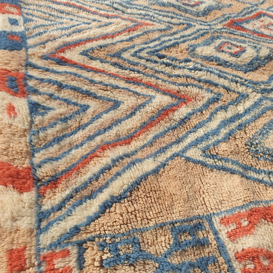 Vinia - Handmade Beni Mrirt Rug 5x7 ft – Plush Geometric Diamond Moroccan Shag Wool Rug | 5'3"x7'8" - 161x235 cm - OunizZ