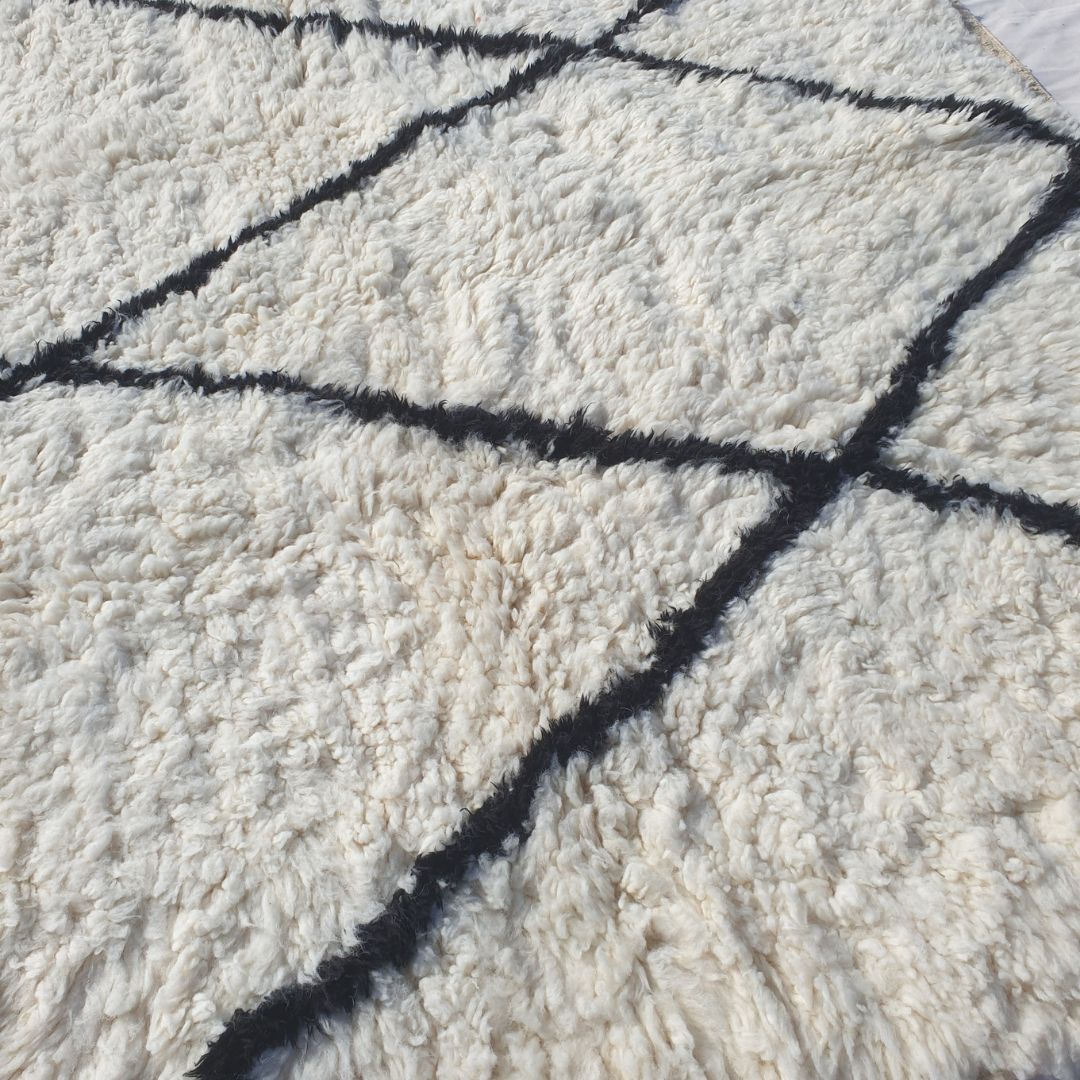 Waaga | 6x9 Beni Ourain Moroccan Rug - Super Soft White Plush Shag with Black Diamond Lattice Wool Berber Carpet | 6'8"x9'9" Ft | 205x298 cm - OunizZ