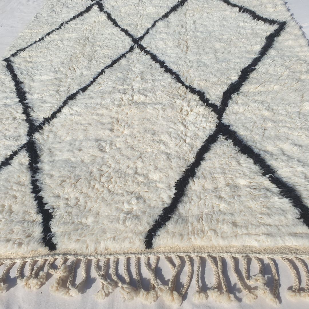 Waaga | 6x9 Beni Ourain Moroccan Rug - Super Soft White Plush Shag with Black Diamond Lattice Wool Berber Carpet | 6'8"x9'9" Ft | 205x298 cm - OunizZ