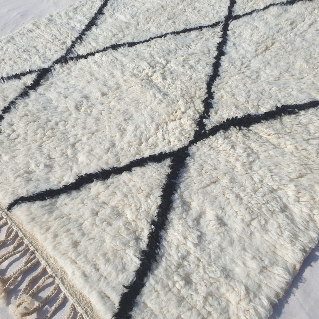 Waaga | 6x9 Beni Ourain Moroccan Rug - Super Soft White Plush Shag with Black Diamond Lattice Wool Berber Carpet | 6'8"x9'9" Ft | 205x298 cm - OunizZ
