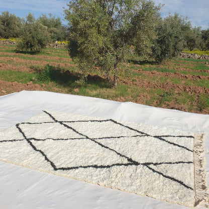 Waaga | 6x9 Beni Ourain Moroccan Rug - Super Soft White Plush Shag with Black Diamond Lattice Wool Berber Carpet | 6'8"x9'9" Ft | 205x298 cm - OunizZ