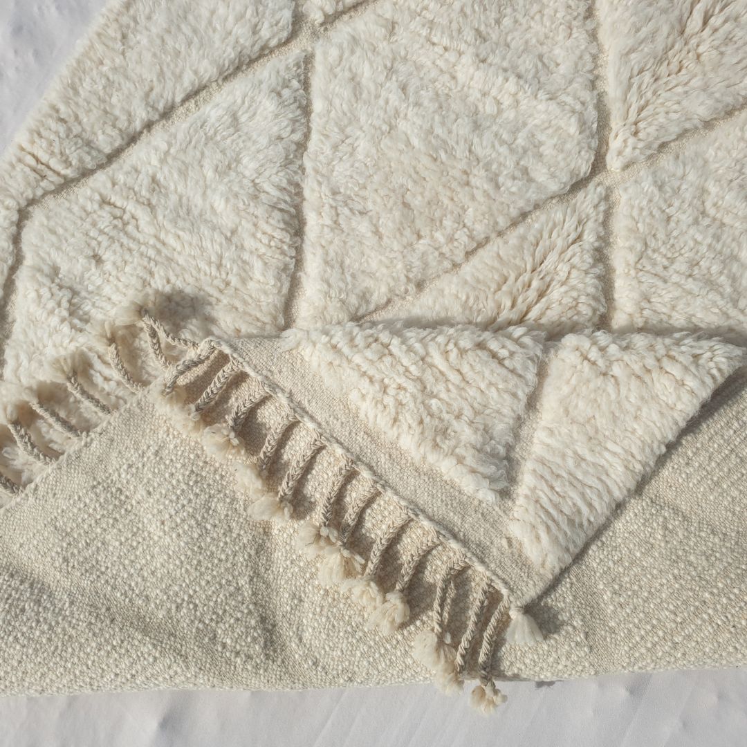 Walsa | 5x8 Beni Ourain Moroccan Rug - Super Soft Pure White Plush Shag with Diamond Grid Lattice Wool Berber Carpet | 4'11"x8'4" ft | 151x255 cm - OunizZ