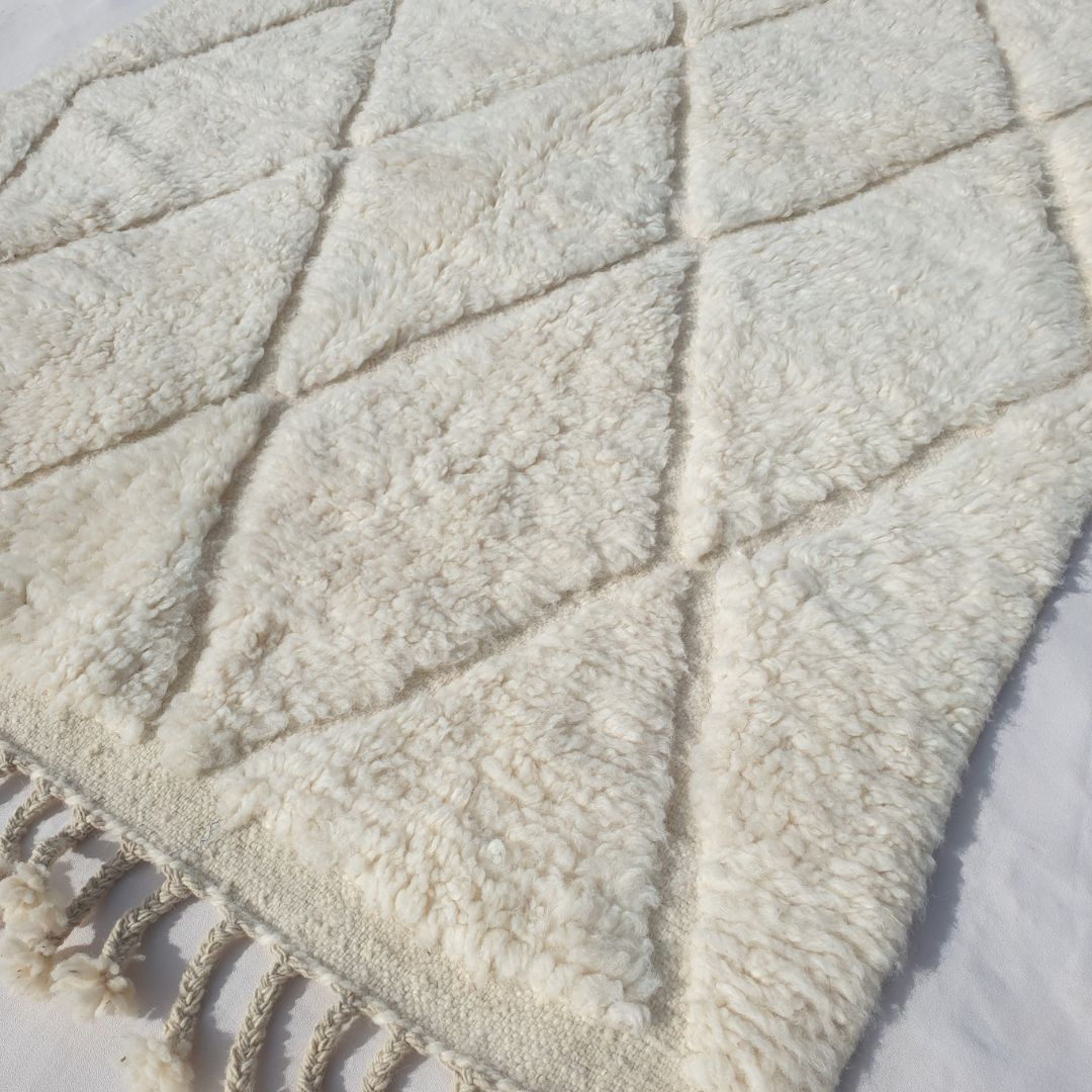 Walsa | 5x8 Beni Ourain Moroccan Rug - Super Soft Pure White Plush Shag with Diamond Grid Lattice Wool Berber Carpet | 4'11"x8'4" ft | 151x255 cm - OunizZ