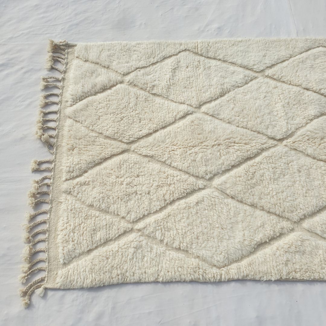 Walsa | 5x8 Beni Ourain Moroccan Rug - Super Soft Pure White Plush Shag with Diamond Grid Lattice Wool Berber Carpet | 4'11"x8'4" ft | 151x255 cm - OunizZ