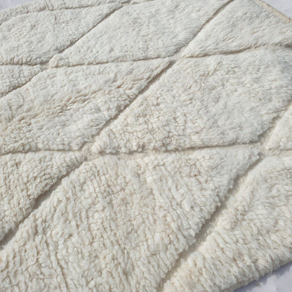 Walsa | 5x8 Beni Ourain Moroccan Rug - Super Soft Pure White Plush Shag with Diamond Grid Lattice Wool Berber Carpet | 4'11"x8'4" ft | 151x255 cm - OunizZ