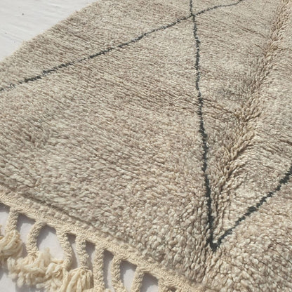 Wirafa - Classic Diamond Lattice Beni Ourain Rug in Oatmeal - Handwoven Berber Carpet | 5'3"x8'2" Ft | 162x249 cm - OunizZ