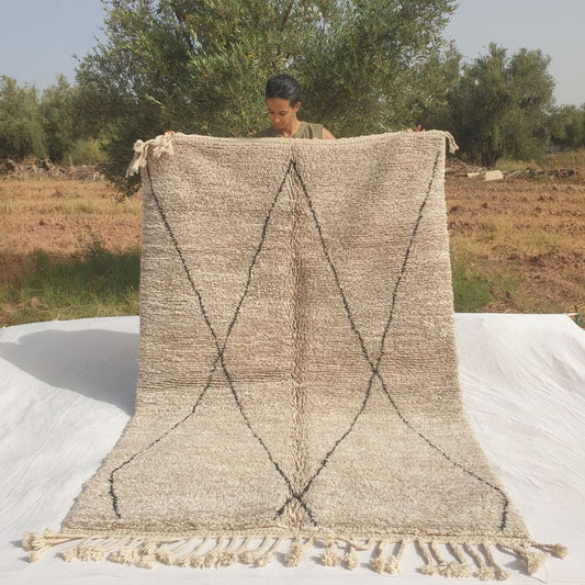 Wirafa - Classic Diamond Lattice Beni Ourain Rug in Oatmeal - Handwoven Berber Carpet | 5'3"x8'2" Ft | 162x249 cm - OunizZ
