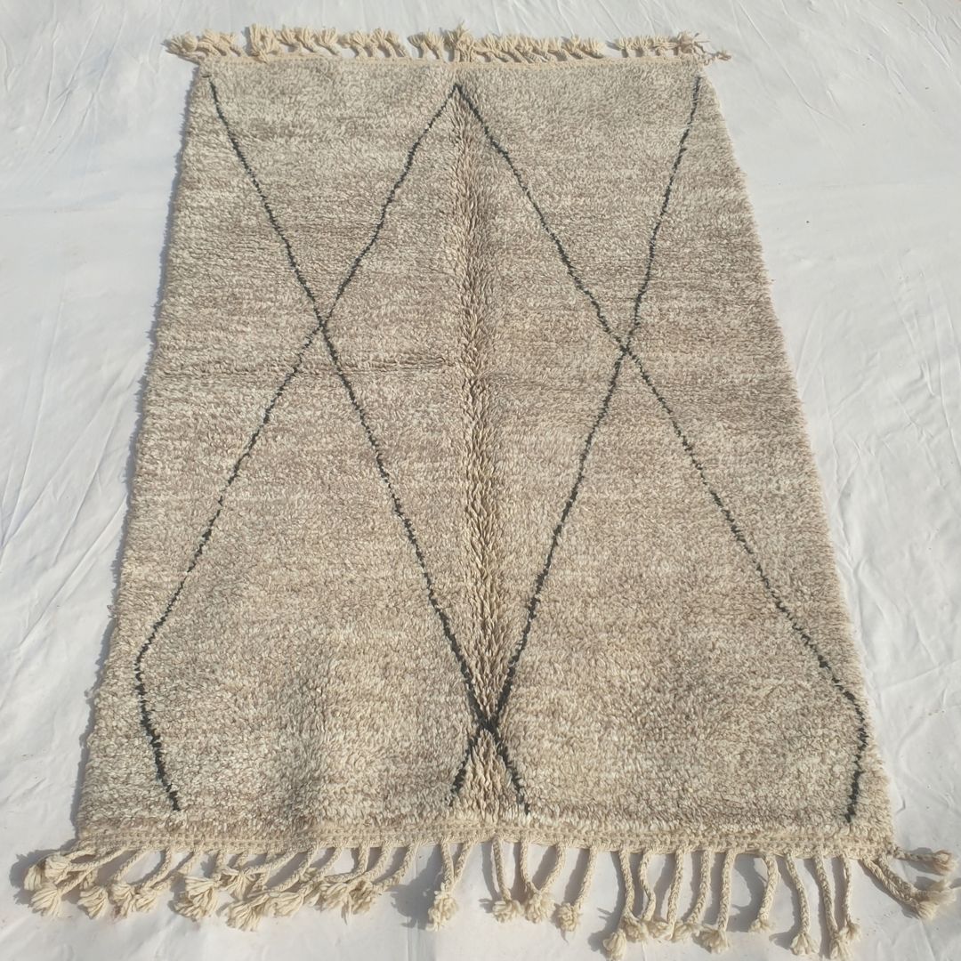 Wirafa - Classic Diamond Lattice Beni Ourain Rug in Oatmeal - Handwoven Berber Carpet | 5'3"x8'2" Ft | 162x249 cm - OunizZ