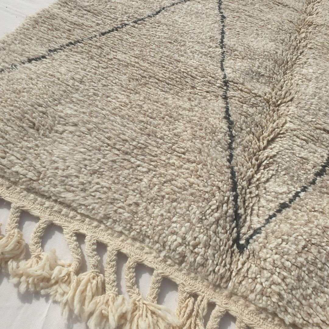 Wirafa - Classic Diamond Lattice Beni Ourain Rug in Oatmeal - Handwoven Berber Carpet | 5'3"x8'2" Ft | 162x249 cm - OunizZ