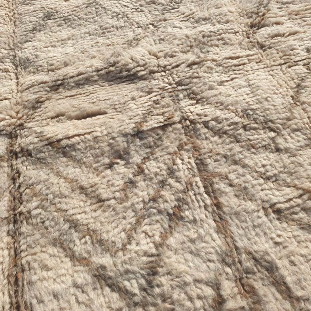 Zada | 6x9 Beni Ourain Moroccan Rug - Soft Ivory Plush Shag with Beige Chevron Zigzag Wool Berber Carpet | 6'6"x9'11" Ft | 199x303 cm - OunizZ