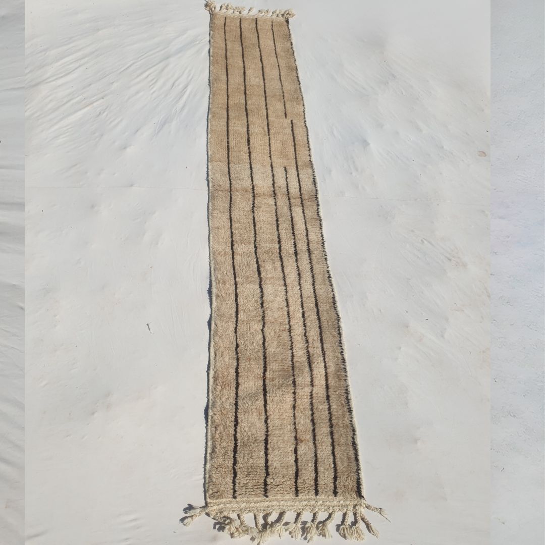 Zinali - Beige Moroccan Runner Rug Beni Ourain | Authentic Berber Hallway runner | 2'20x12' ft | 67x365 cm - OunizZ