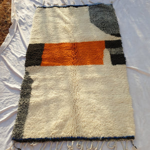 DOSSOKA | 8x5 voet | 2,4x1,5m | Marokkaans Beni Ourain-tapijt | 100% wol handgemaakt