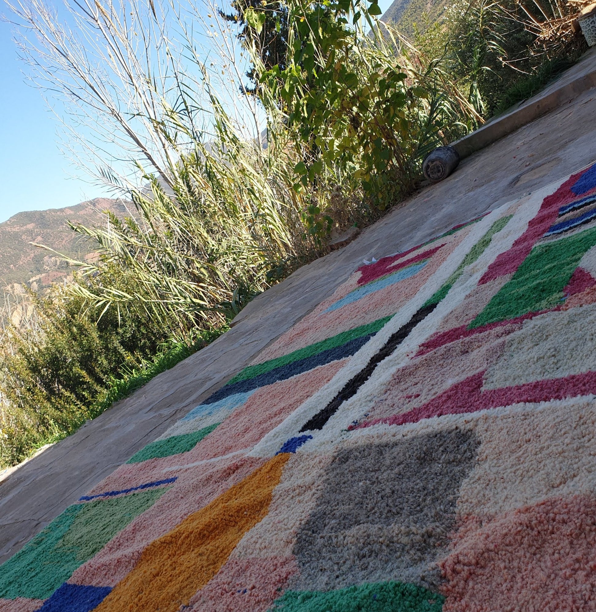 AWINA | Boujaad Rug | 100% wool handmade in Morocco - OunizZ