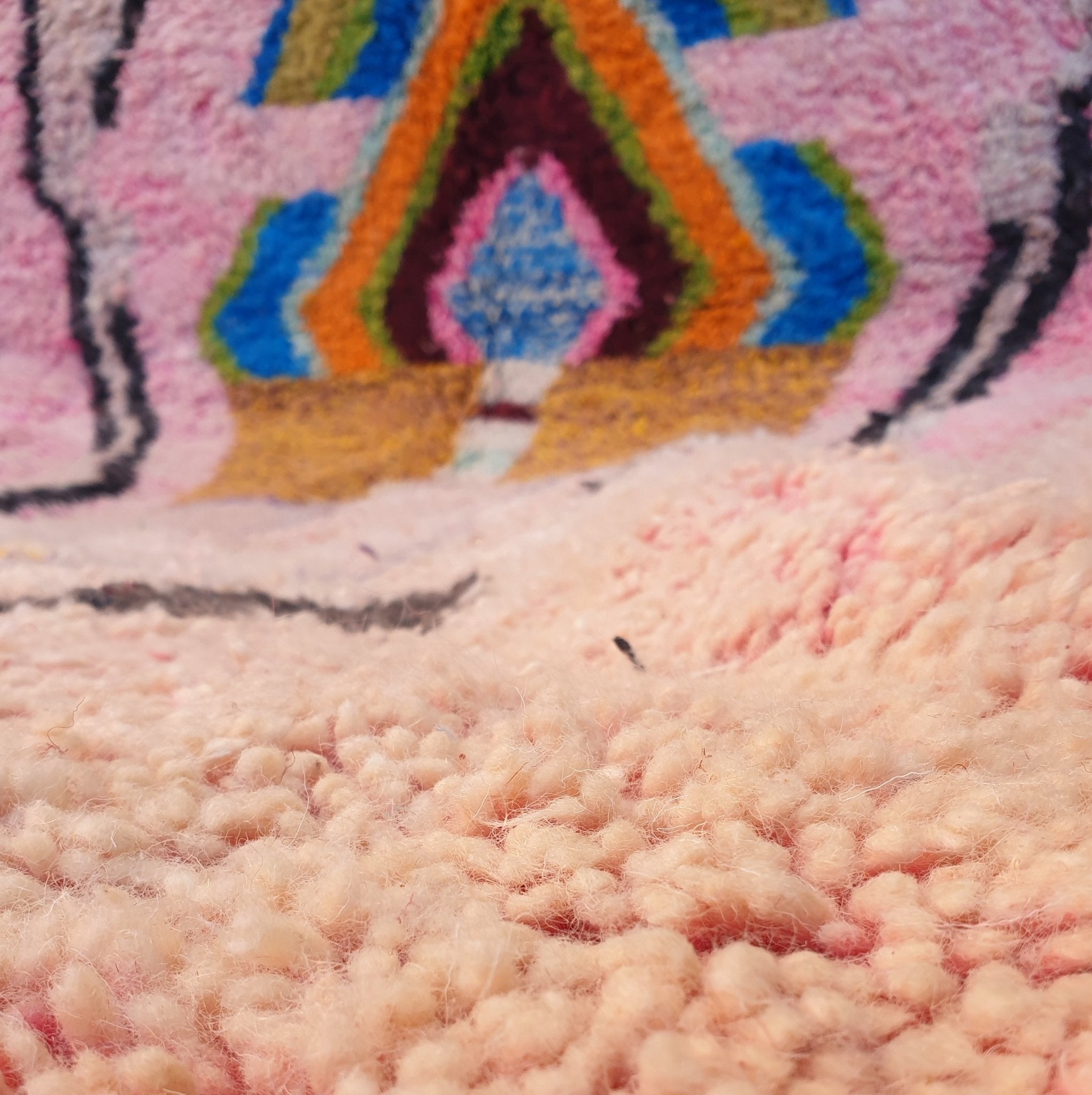 BAKRA | Boujaad Rug | 100% wool handmade in Morocco - OunizZ