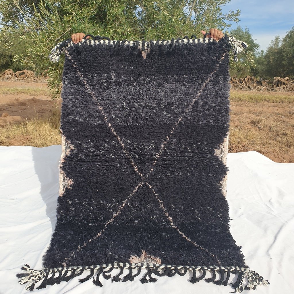BENI OUARAIN RUG Black Bedroom Carpet | Moroccan High Pile Area Rug Berber Authentic Wool | 4'9x3'3 Ft | 150x100 cm - OunizZ