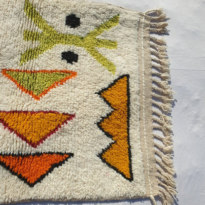 Chalhia - BENI OUARAIN Moroccan White Rug for Bedroom | Moroccan High Pile Area Rug Berber Authentic Wool | 4'9x3'6 Ft | 148x109 cm - OunizZ