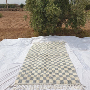 Checkered Rug Beni Ouarain Moroccan Carpet | 8'2x4'9 Ft | 2,50x1,50 m | DAMA | 100% wool handmade - OunizZ