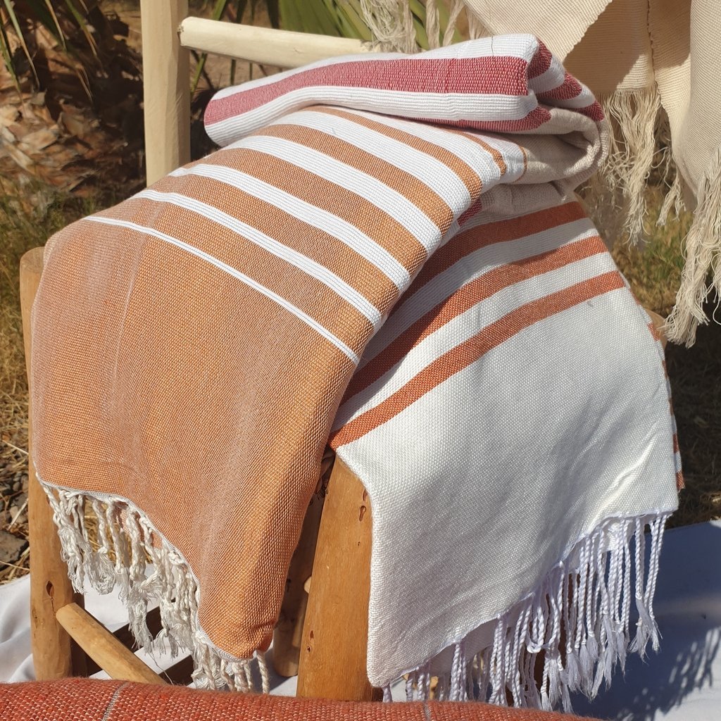 https://ounizz.com/cdn/shop/products/cotton-moroccan-handmade-towels-562621.jpg?v=1639627165