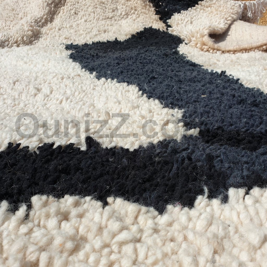 Customized DIVIA | 2,90x2,10 m | Moroccan Beniourain Rug | 100% wool handmade - OunizZ