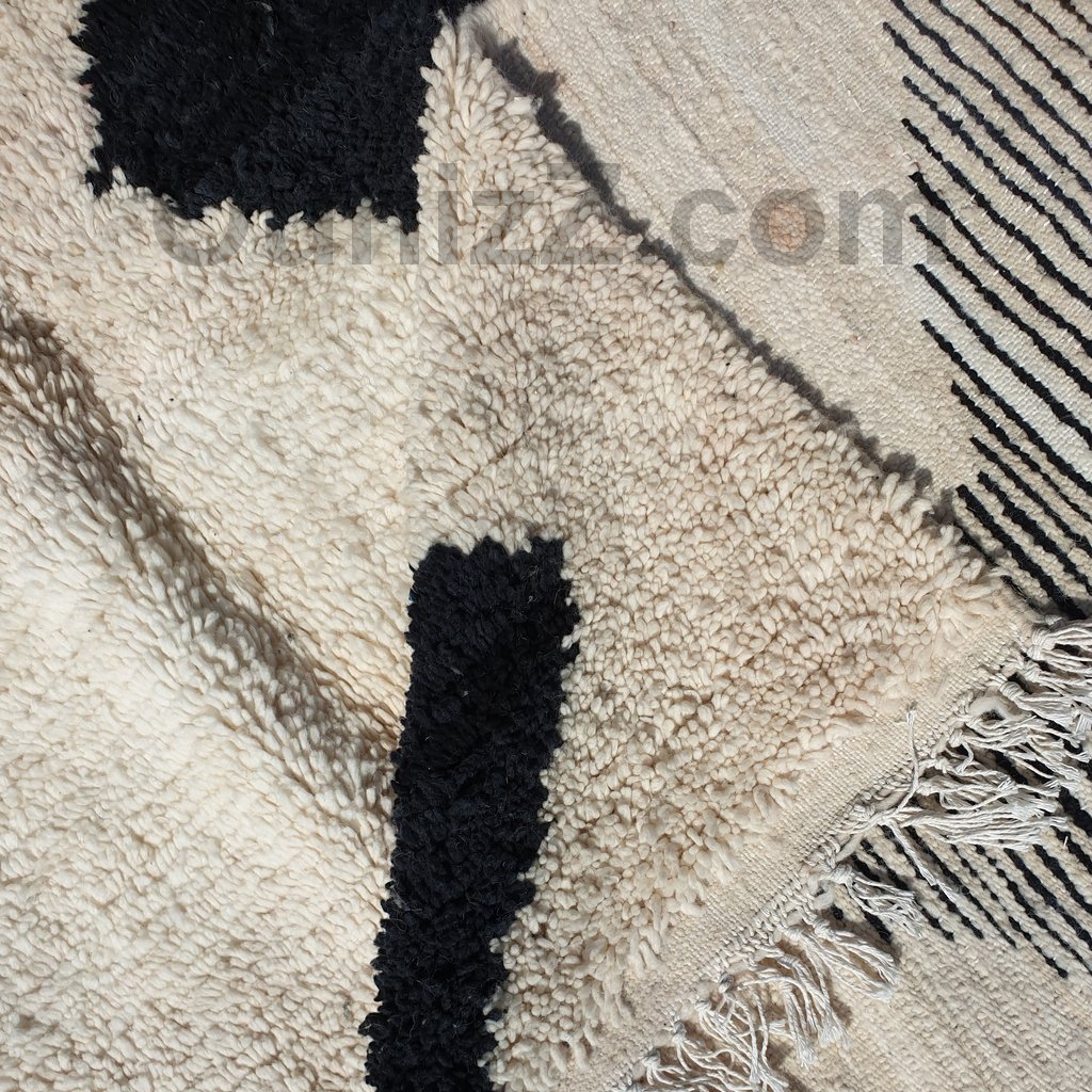 Customized DIVIA | 2,90x2,10 m | Moroccan Beniourain Rug | 100% wool handmade - OunizZ