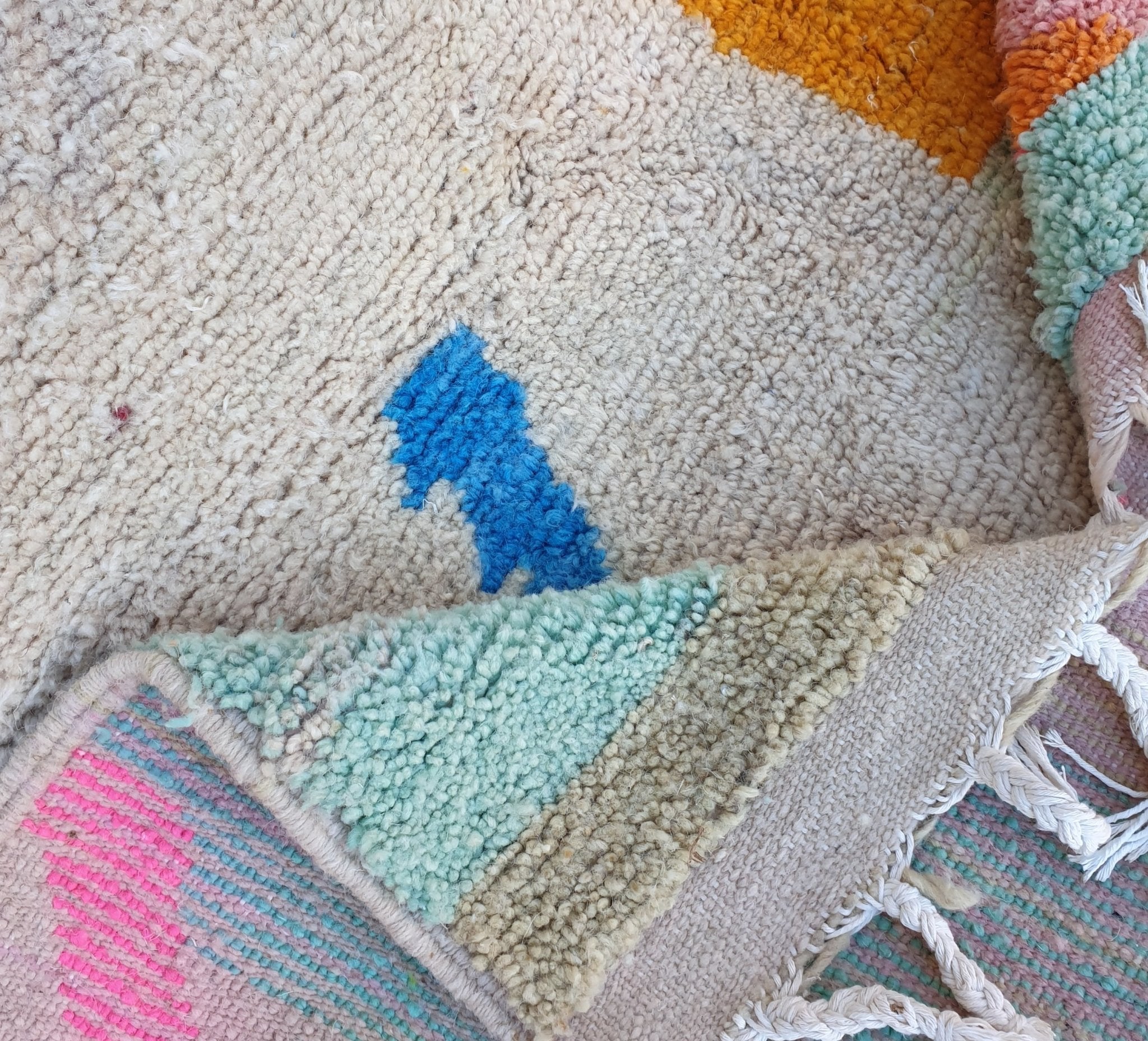 DELINA | Boujaad Rug | 100% wool handmade in Morocco - OunizZ