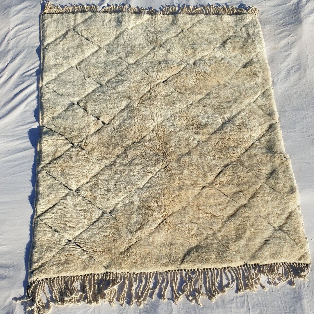 Dilma | Moroccan Beni Mrirt Rug | 5'84x5'05 Ft | 1,78x1,54 m | 100% wool handmade - OunizZ