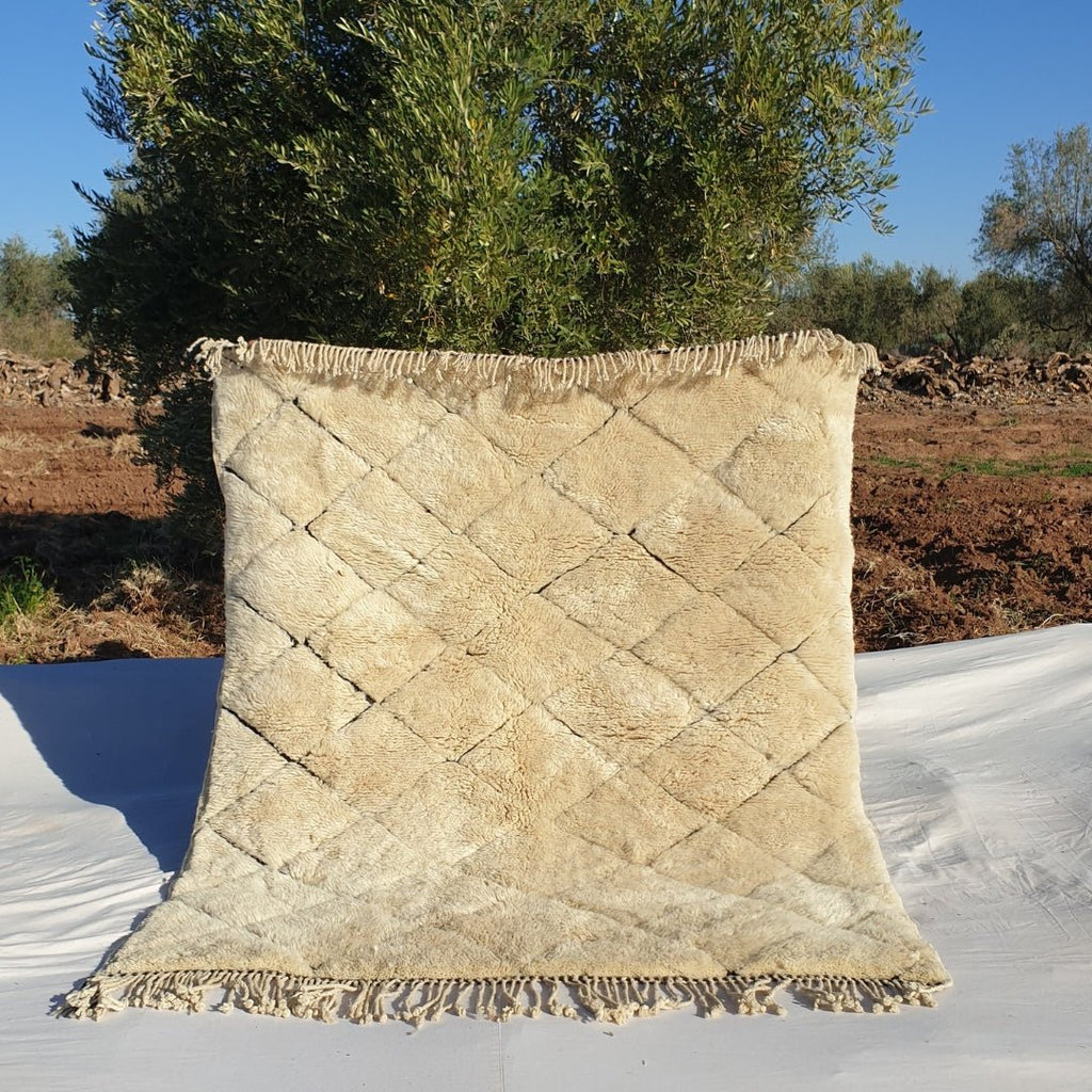Dilma | Moroccan Beni Mrirt Rug | 5'84x5'05 Ft | 1,78x1,54 m | 100% wool handmade - OunizZ