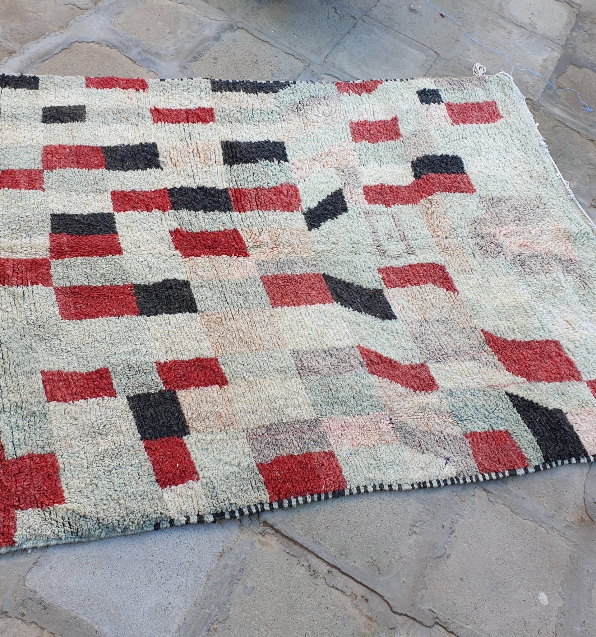 DORISA | Boujaad Rug | 100% wool handmade in Morocco - OunizZ