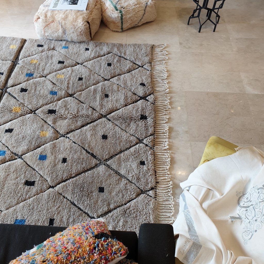 FRIDA | 9'4x7'2 Ft | 2,9x2,2 m | Moroccan Beni Mrirt Rug | 100% wool handmade - OunizZ