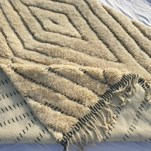 Handcrafted BENI MOROCCAN RUG | Dye Wool Authentic & Soft Rug | Berber Moroccan Rug | Moroccan Woolen Carpet JBEN | 10'2x7'1 Ft | 3,10x2,17 m - OunizZ