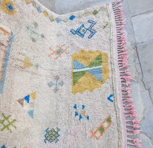 HAZZA | Boujaad Rug | 100% wool handmade in Morocco - OunizZ