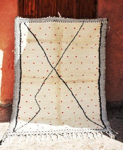 IGHOUDANE | BENI OUARAIN Black & White Rug | 100% wool handmade in Morocco - OunizZ