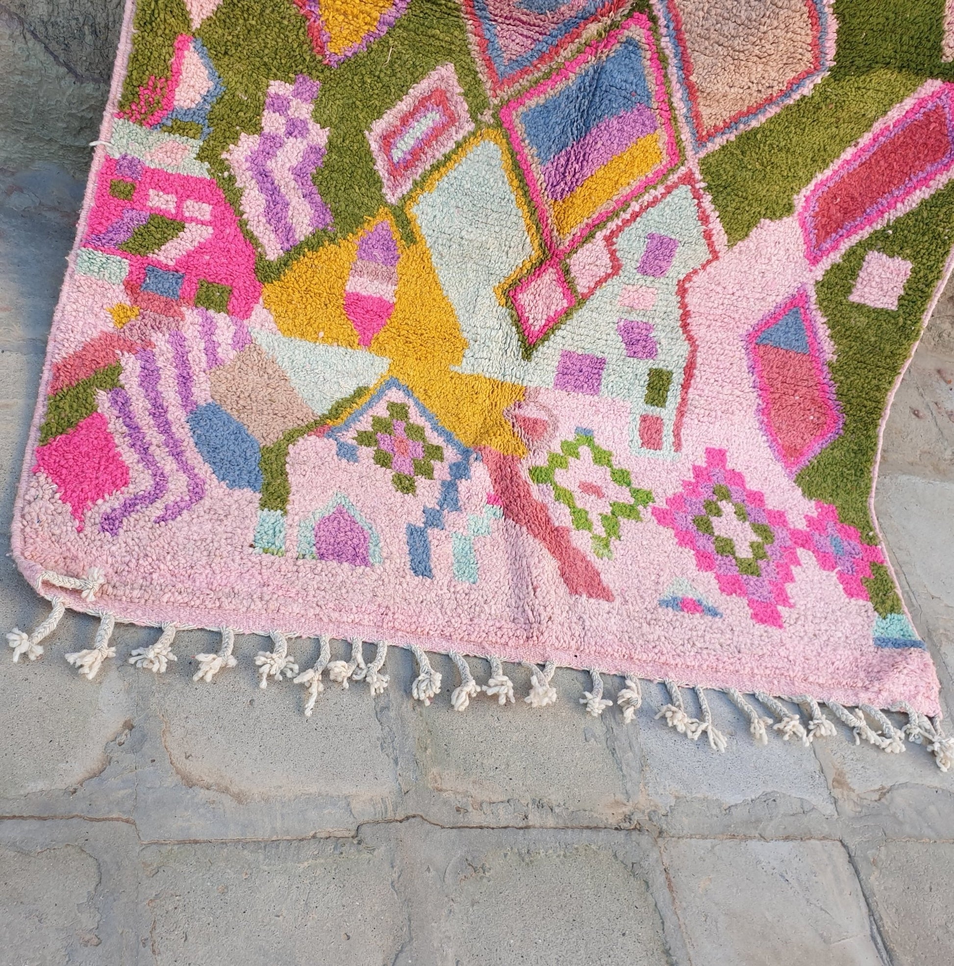 IJJA | Boujaad Rug | 100% wool handmade in Morocco - OunizZ