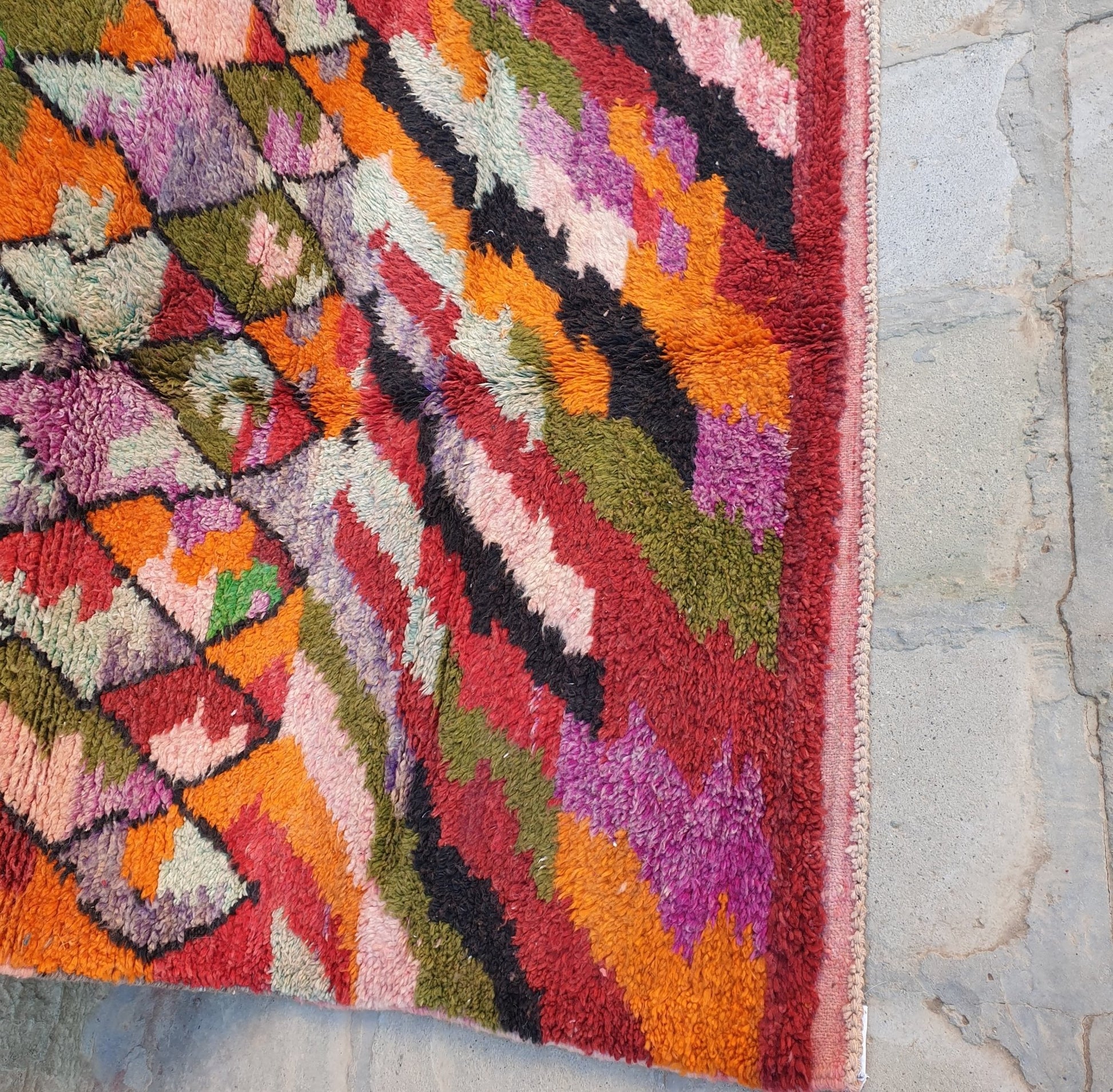 ISLAN | Boujaad Rug | 100% wool handmade in Morocco - OunizZ