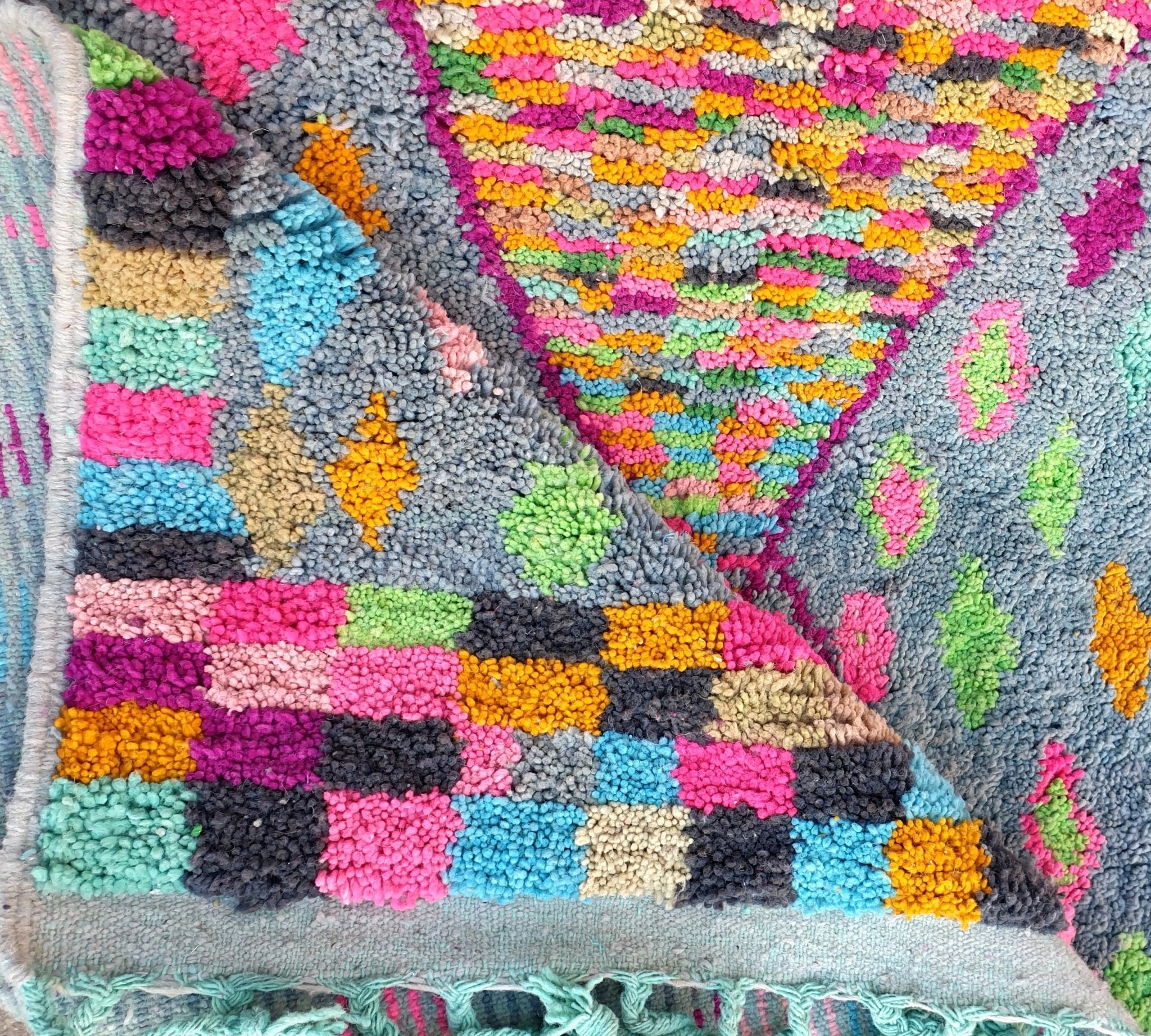 IZZA | Boujaad Rug | 100% wool handmade in Morocco - OunizZ