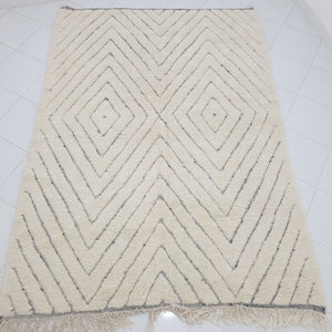 JBEN | 9'4x6'6 Ft | 2,85x2 m | Moroccan Beni Ourain Rug | 100% wool handmade - OunizZ