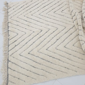 JBEN | 9'4x6'6 Ft | 2,85x2 m | Moroccan Beni Ourain Rug | 100% wool handmade - OunizZ