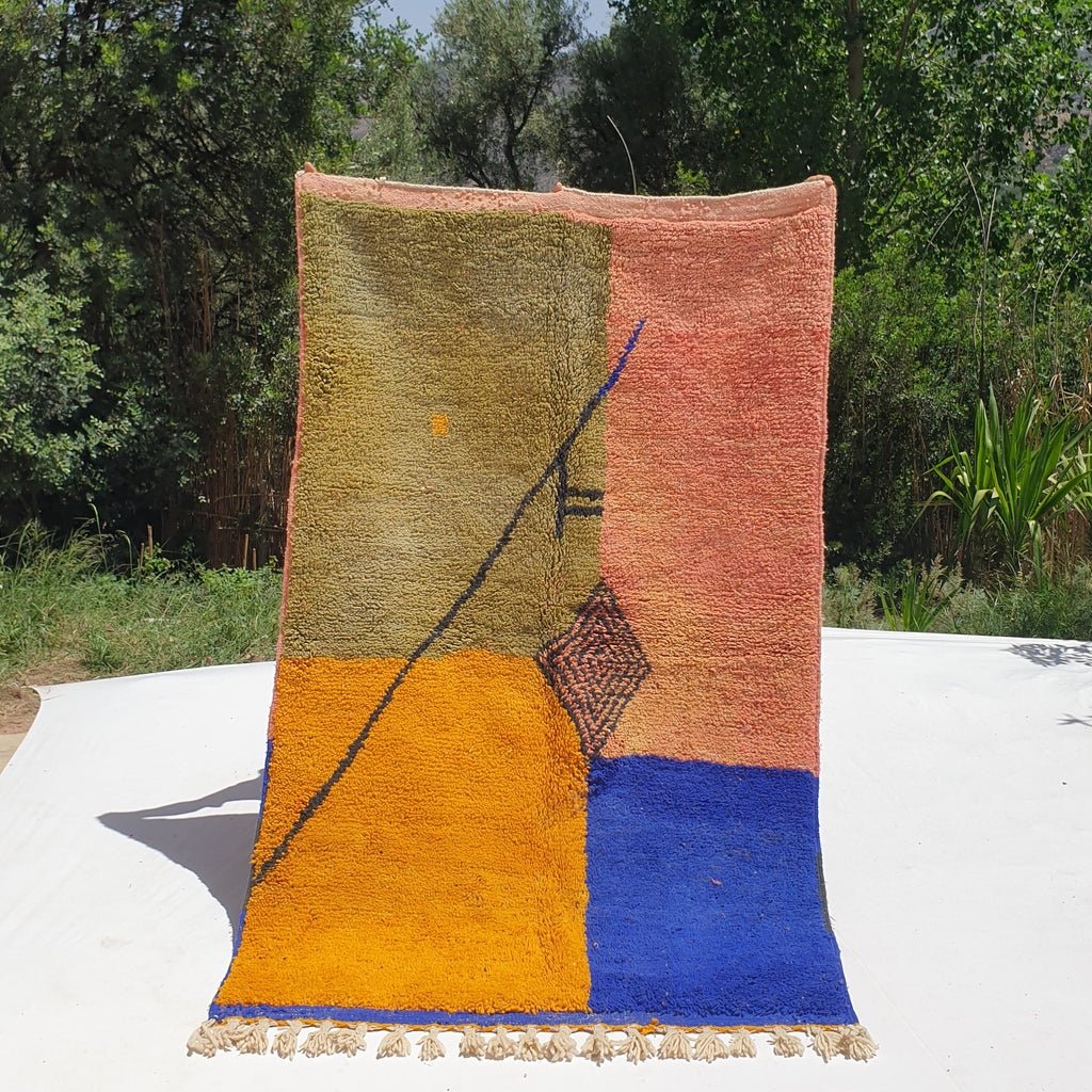 Jihat - Moroccan Boujad Berber Rug | Colorful Authentic Handmade Bedroom Rug | 8'1x5 Ft | 2,46x1,51 m - OunizZ
