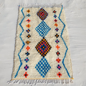Kamina - Moroccan Rug 3x5 White Azilal | Authentic Berber Moroccan Bedroom Rug | Handmade 100% Wool Rug | 145x100 cm | 4'76x3'25 ft - OunizZ