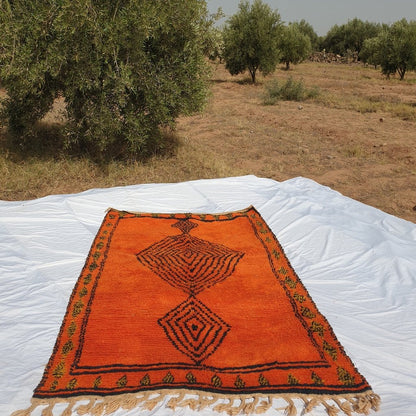 KAWHA Moroccan Boujaad Orange Rug | 7'9x4'7 Ft | 2,40x1,44 m | 100% wool handmade - OunizZ