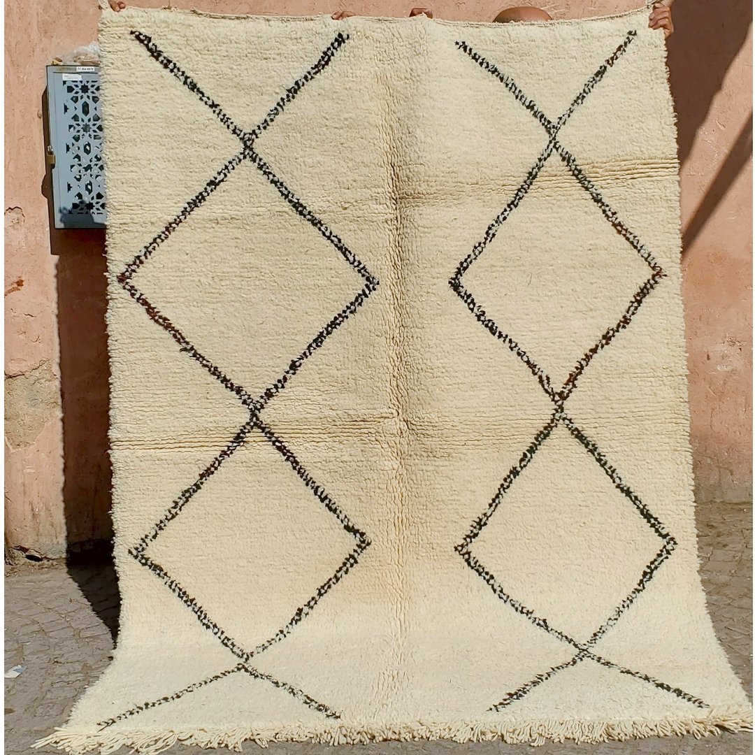 KEMICHA | BENI OUARAIN Black & White Rug | 100% wool handmade in Morocco - OunizZ