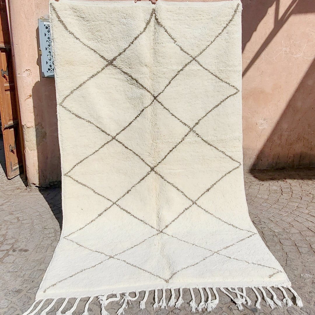 LAHNA | BENI OUARAIN Black & White Rug | 100% wool handmade in Morocco - OunizZ