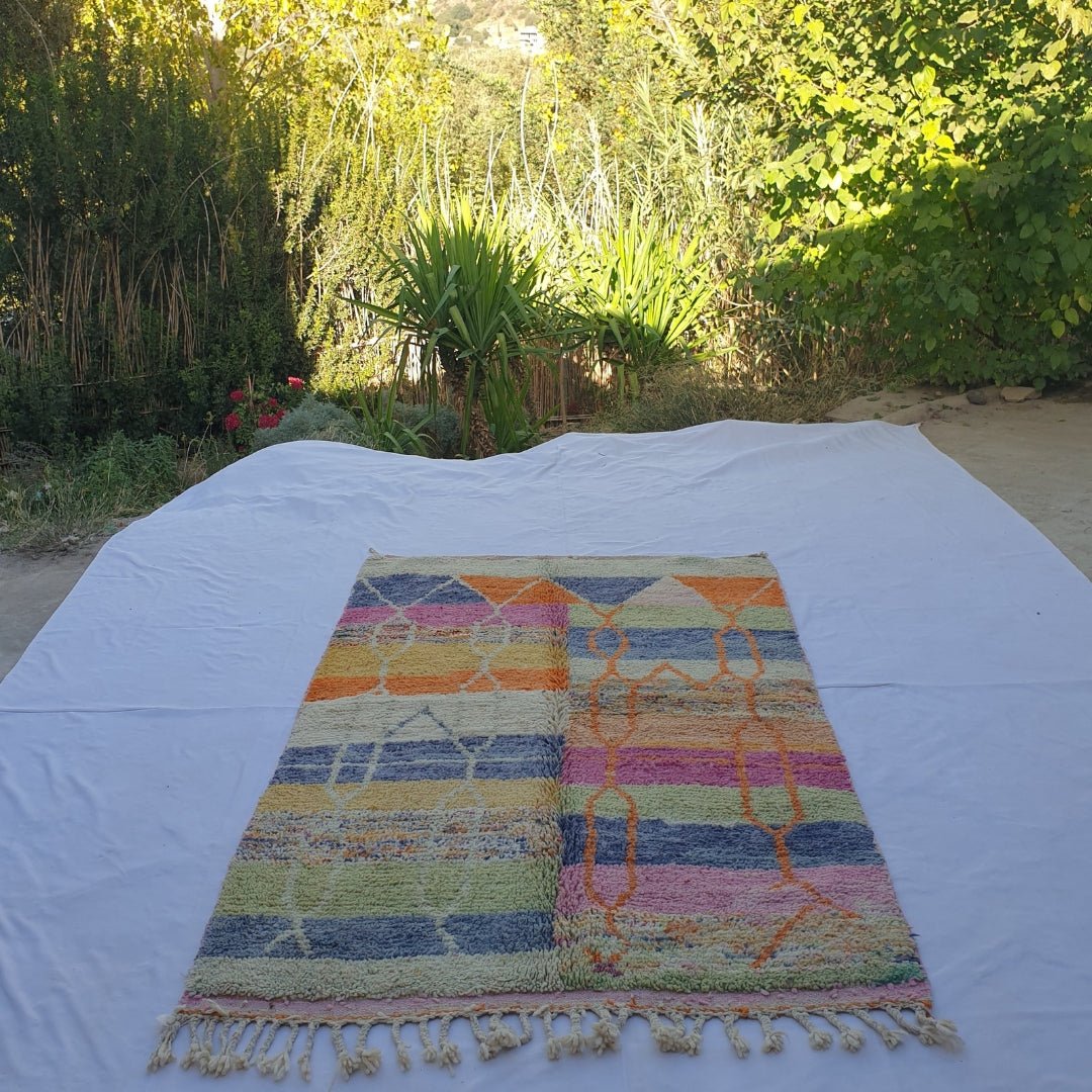 Lotai - Moroccan Rug Boujaad | Colorful Authentic Berber Handmade Bedroom Rug | 8'27x5'18 Ft | 2,52x1,58 m - OunizZ